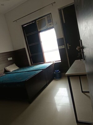 Furnished Amenities in 3 BHK Builder Floor at Sector 46 – for Rent
