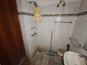 Bathroom in 1 BHK Independent House at Sector 16 – for Rent