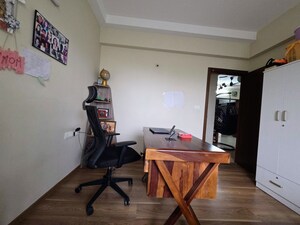 Furnished Amenities in 3 BHK Apartment at Prestige Ozone – for Rent