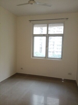 Room in 3 BHK Apartment at Mahagun My Woods, Sector 16c Greater Noida – for Rent