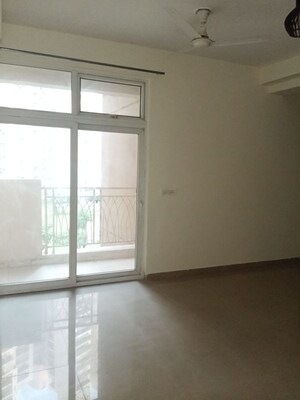 Room in 3 BHK Apartment at Mahagun My Woods, Sector 16c Greater Noida – for Rent