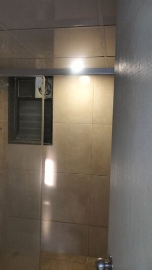 Room in 3 BHK Penthouse at Kolte Patil Green Acre, Salunkhe Vihar Society – for Rent