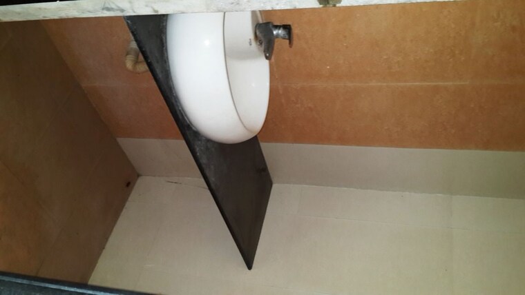 Bathroom, shree-shashwat-chs 2 Bedroom 1057 Sq.Ft. Apartment In Mira Road Thane 10722437