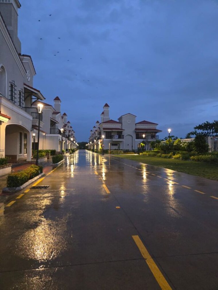 Swimming Pool, aspen-greens-at-the-prestige-city 4 Bedroom 3344 Sq.Ft. Villa In Sarjapur Road Bangalore 10722396