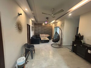 Living Room in 3 BHK Builder Floor at Sector 40 – for Rent
