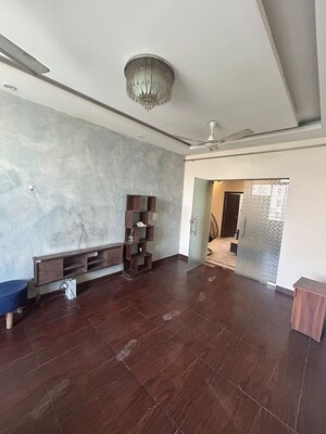 Living Room in 3 BHK Builder Floor at Sector 40 – for Rent