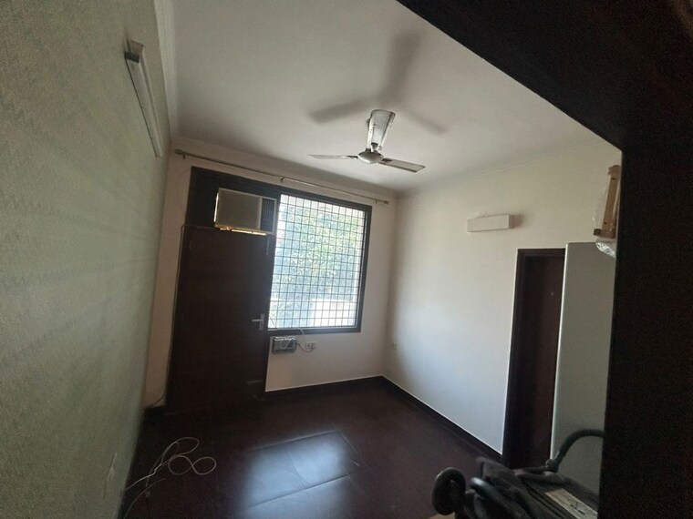 Room, sector 40 3 Bedroom 1650 Sq.Ft. Builder Floor In Sector 40 Gurgaon 10722458