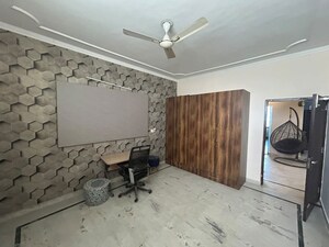 Living Room in 3 BHK Builder Floor at Sector 40 – for Rent