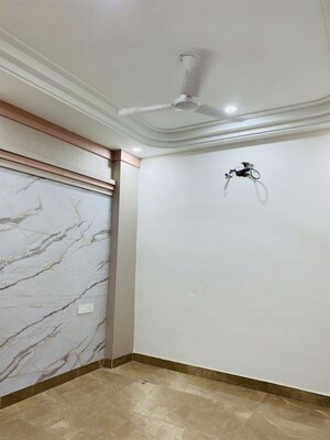 Room in 3 BHK Builder Floor at Uttam Nagar West – for Rent