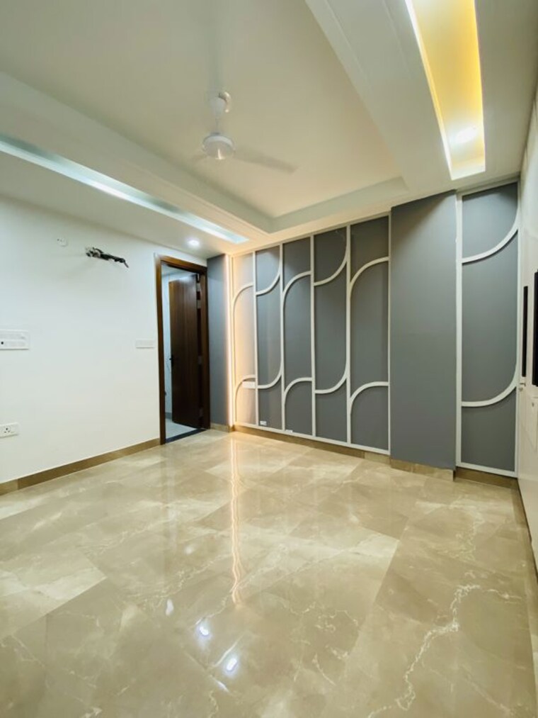 Room, uttam nagar west 3 Bedroom 110 Sq.Yd. Builder Floor In Uttam Nagar West Delhi 10722461