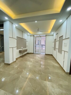 Room in 3 BHK Builder Floor at Uttam Nagar West – for Rent