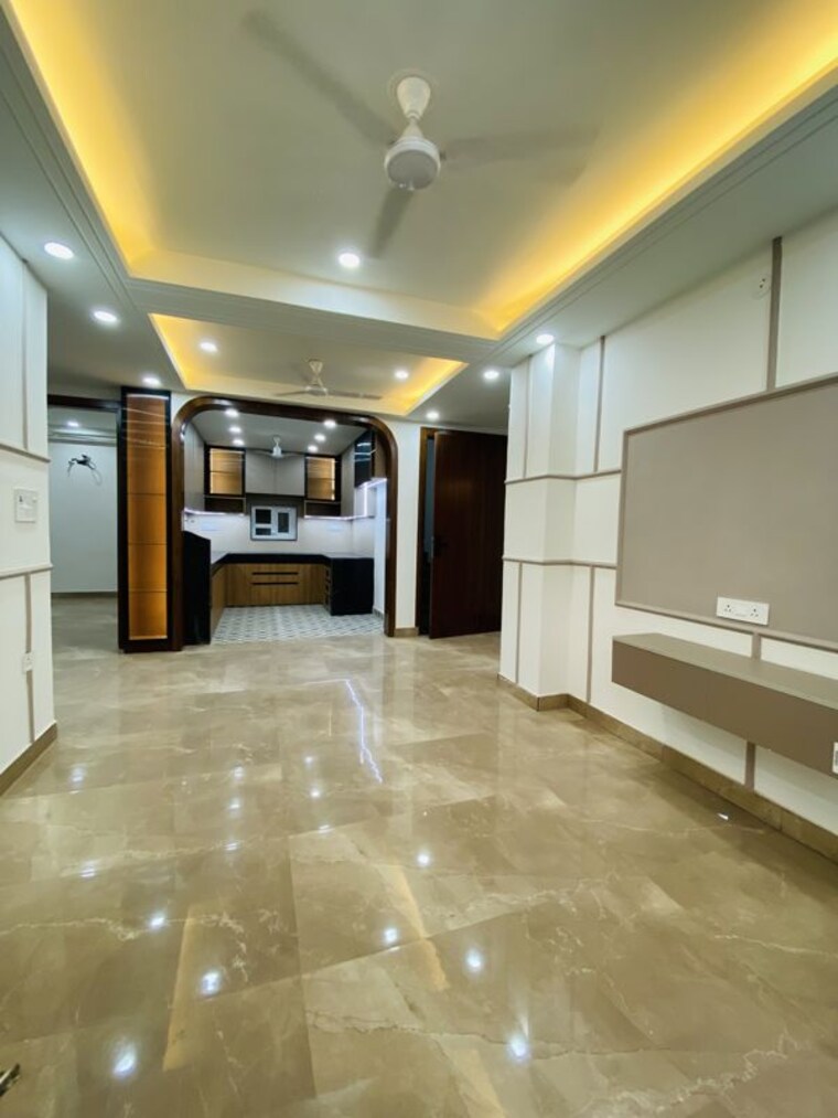 Room, uttam nagar west 3 Bedroom 110 Sq.Yd. Builder Floor In Uttam Nagar West Delhi 10722461