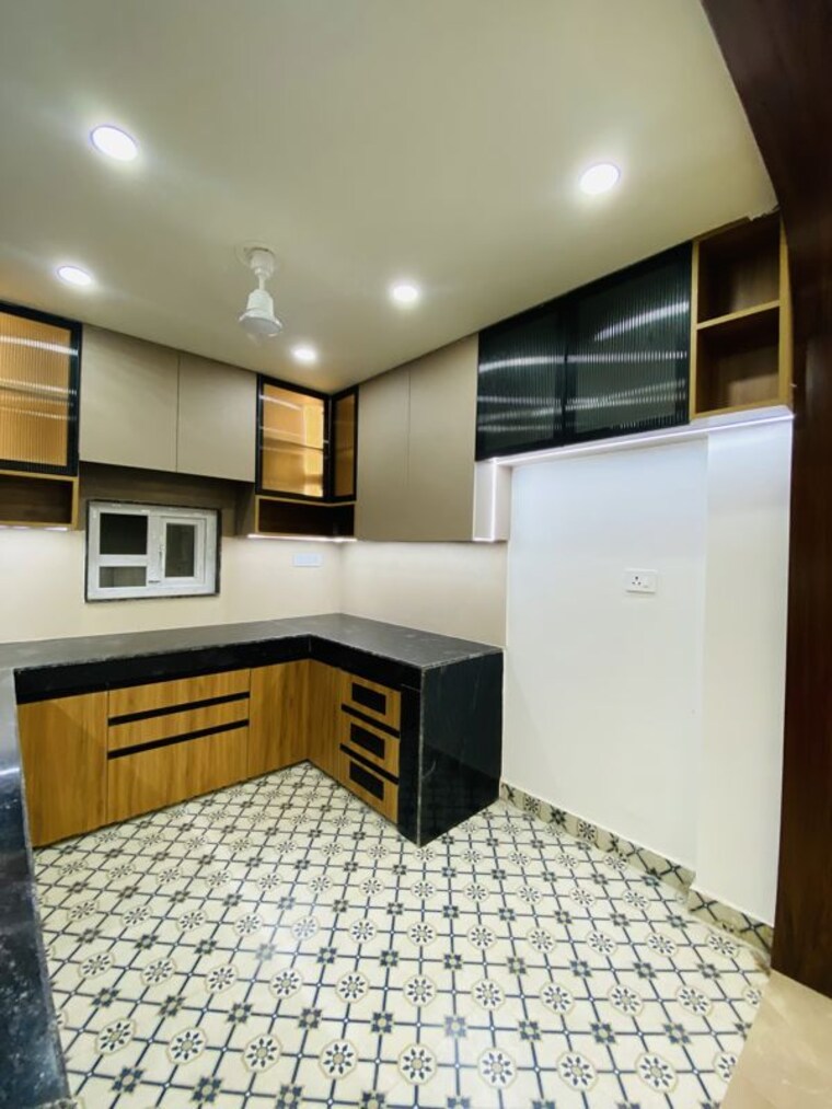 Kitchen, uttam nagar west 3 Bedroom 110 Sq.Yd. Builder Floor In Uttam Nagar West Delhi 10722461