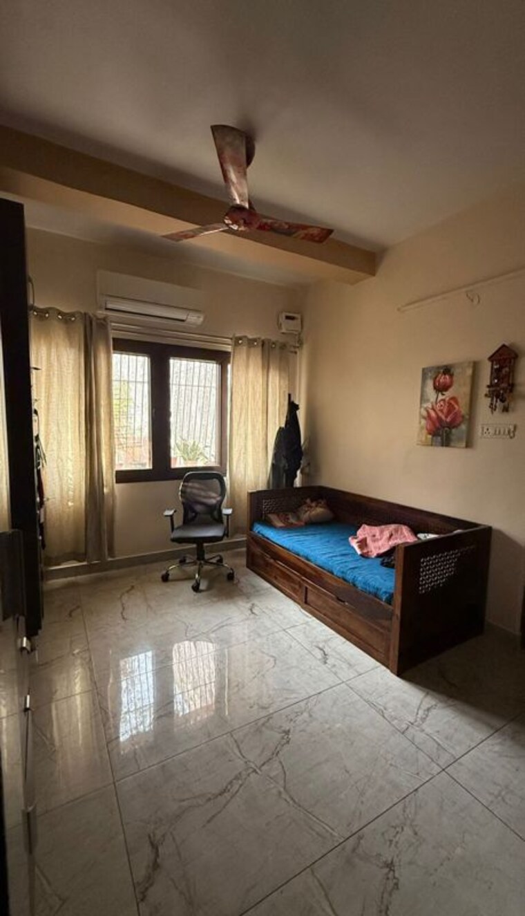 Room, dilshad colony 3.5 Bedroom 1800 Sq.Ft. Builder Floor In Dilshad Colony Delhi 10722463