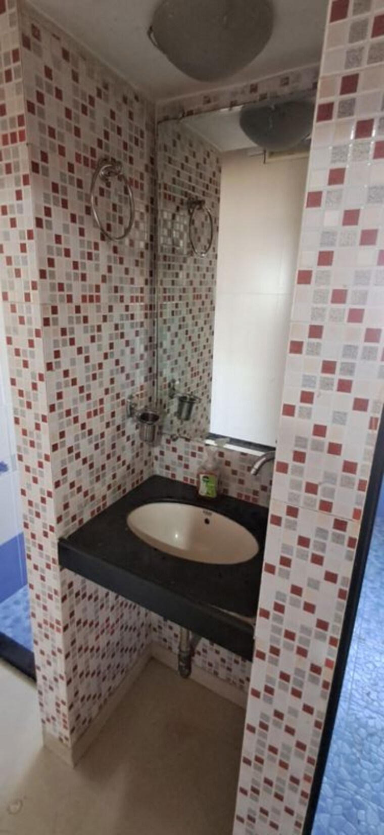 Bathroom, lokhandwala-complex 1 Bedroom 500 Sq.Ft. Apartment In Andheri West Mumbai 10722495