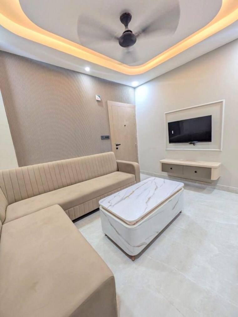 Living Room, south delhi 1 Bedroom 500 Sq.Ft. Apartment In South Delhi Delhi 10722508