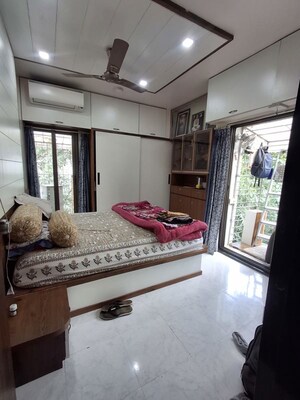 Room in 2 BHK Apartment at Sadashiv Peth – for Sale