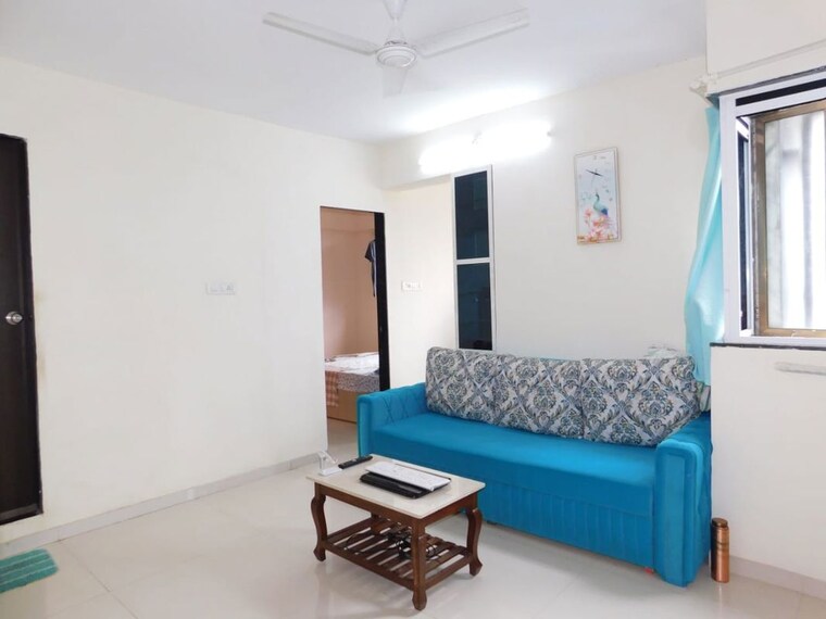 Hall, malad east 1 Bedroom 500 Sq.Ft. Apartment In Malad East Mumbai 10722504