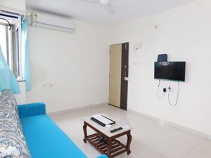 1 BHK Apartment For Rent in Malad East