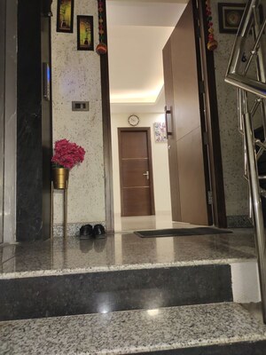 Furnished Amenities in 3 BHK Builder Floor at Lajpat Nagar Iii – for Rent
