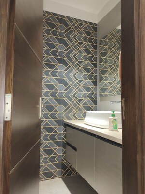 Furnished Amenities in 3 BHK Builder Floor at Lajpat Nagar Iii – for Rent