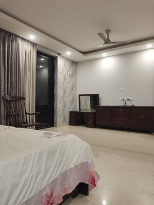 Room in 3 BHK Builder Floor at Lajpat Nagar Iii – for Rent