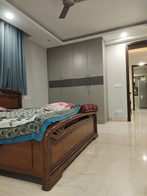 Room in 3 BHK Builder Floor at Lajpat Nagar Iii – for Rent