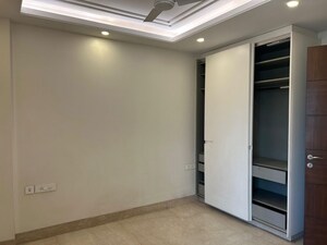 Room in 3 BHK Builder Floor at Chittaranjan Park – for Rent