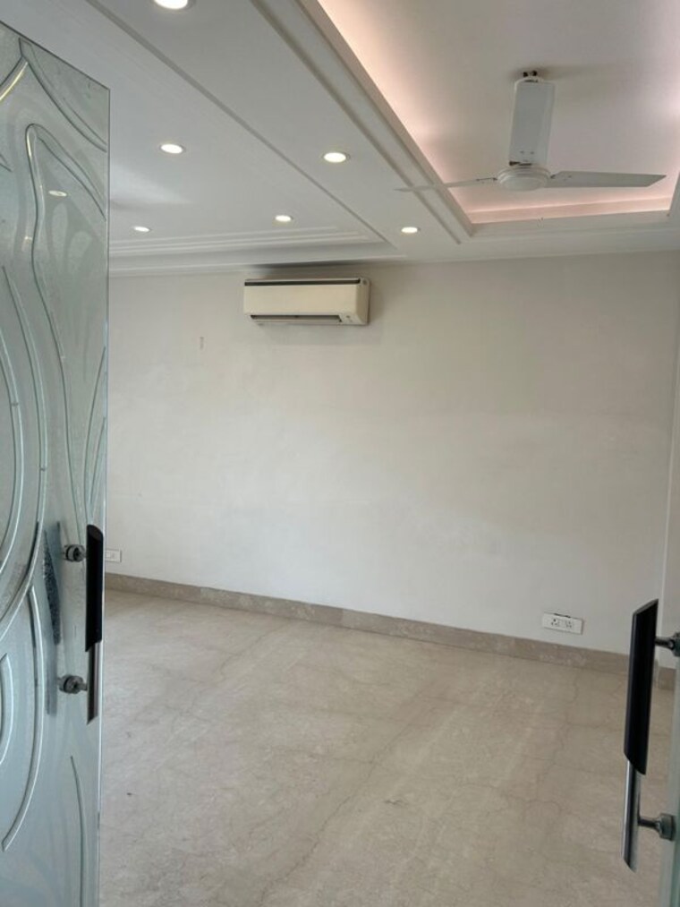 Room, chittaranjan park 3 Bedroom 200 Sq.Yd. Builder Floor In Chittaranjan Park Delhi 10722541