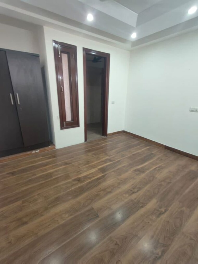 Room, kailash colony 3 Bedroom 160 Sq.Yd. Builder Floor In Kailash Colony Delhi 10722540