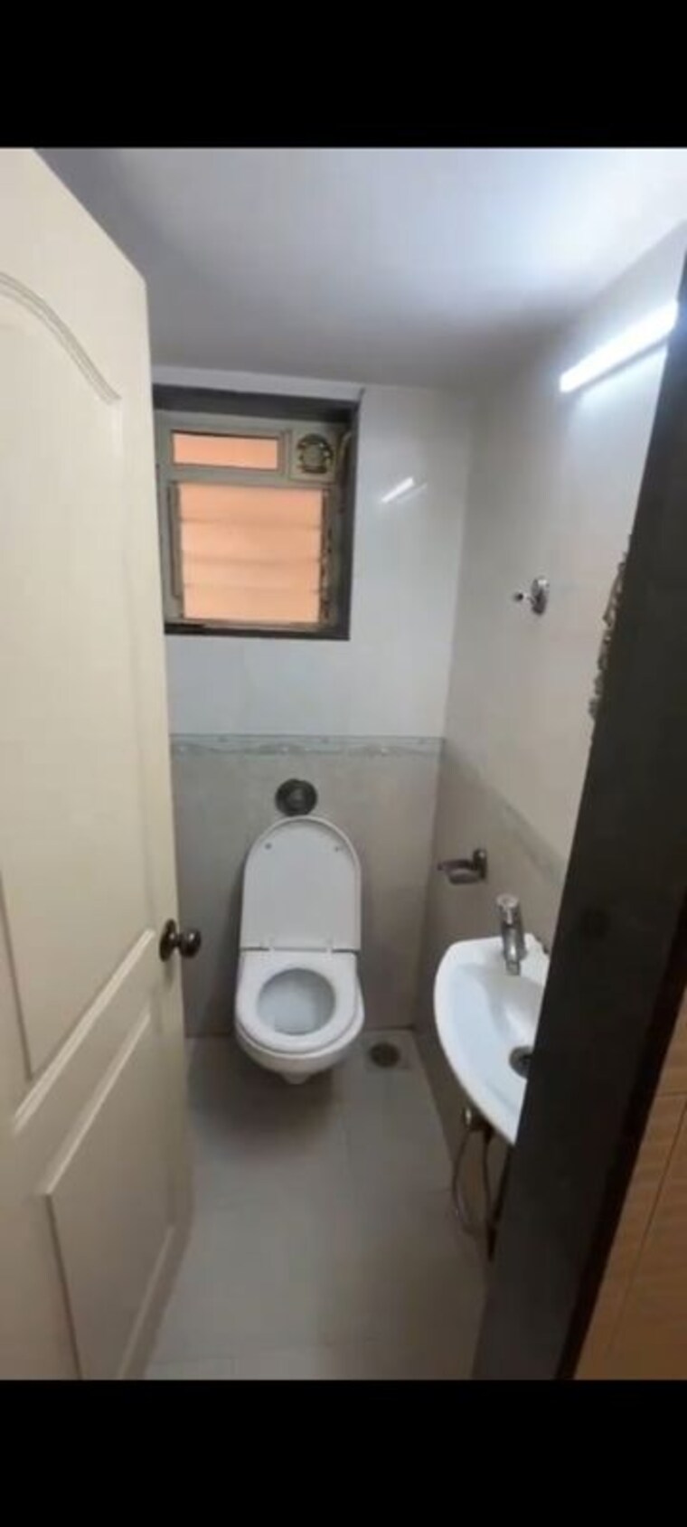 Bathroom, lokhandwala-premium-towers 1 Bedroom 550 Sq.Ft. Apartment In Andheri West Mumbai 10722552