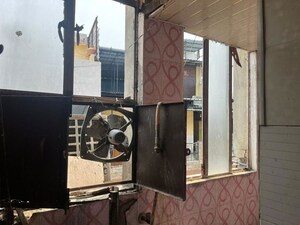 Living Room in  Shop at Shakarpur – for Sale