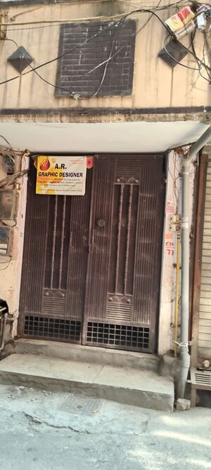  Builder Floor For Sale in Old Seemapuri