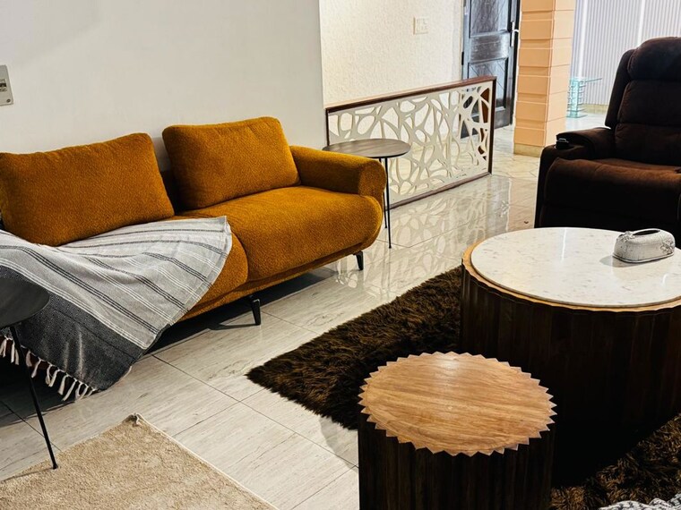 Living Room, east of kailash 2 Bedroom 200 Sq.Yd. Builder Floor In East Of Kailash Delhi 10722647