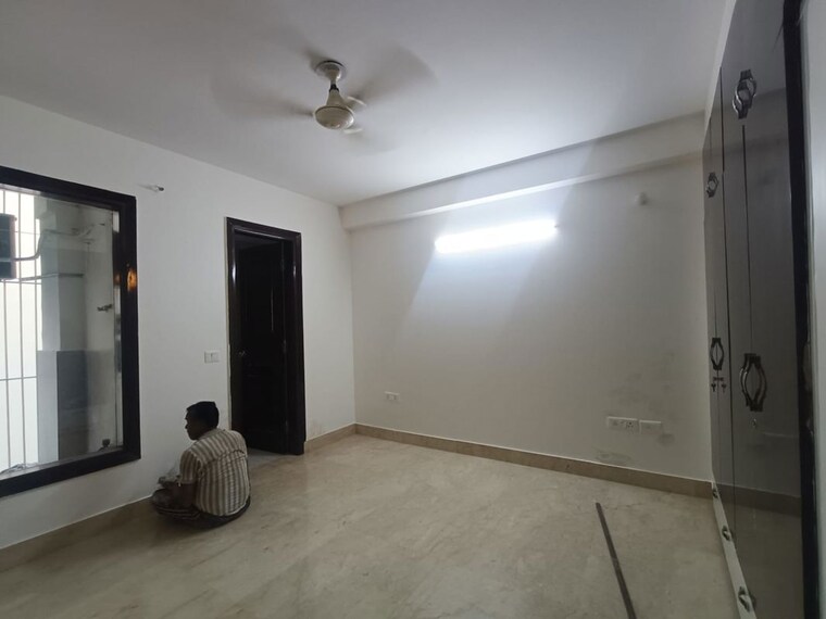 Room, greater kailash i 3 Bedroom 220 Sq.Yd. Builder Floor In Greater Kailash I Delhi 10722655