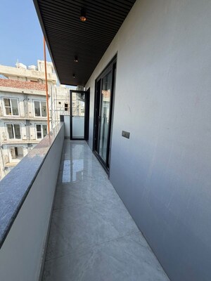Balcony in 3 BHK Builder Floor at Sector 51 – for Rent