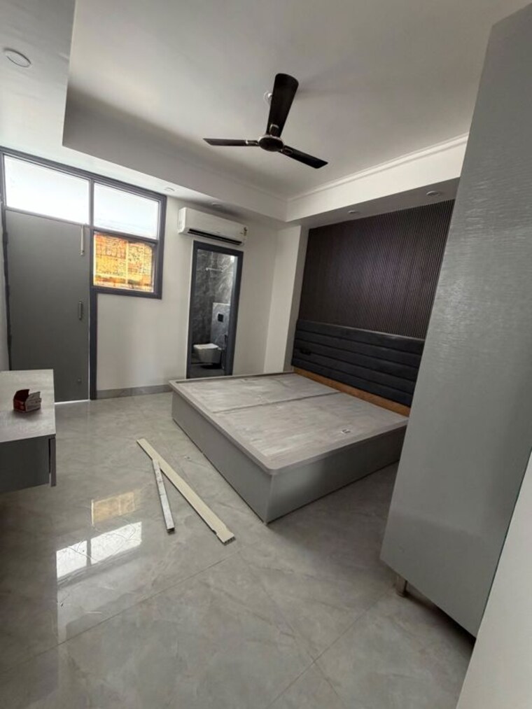Bedroom, sector 51 3 Bedroom 350 Sq.Yd. Builder Floor In Sector 51 Gurgaon 10722712