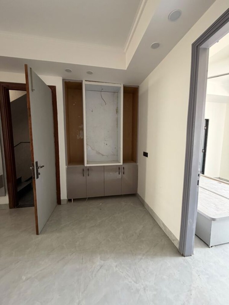 Bedroom, sector 51 3 Bedroom 350 Sq.Yd. Builder Floor In Sector 51 Gurgaon 10722712