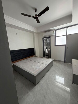 Room in 3 BHK Builder Floor at Sector 51 – for Rent