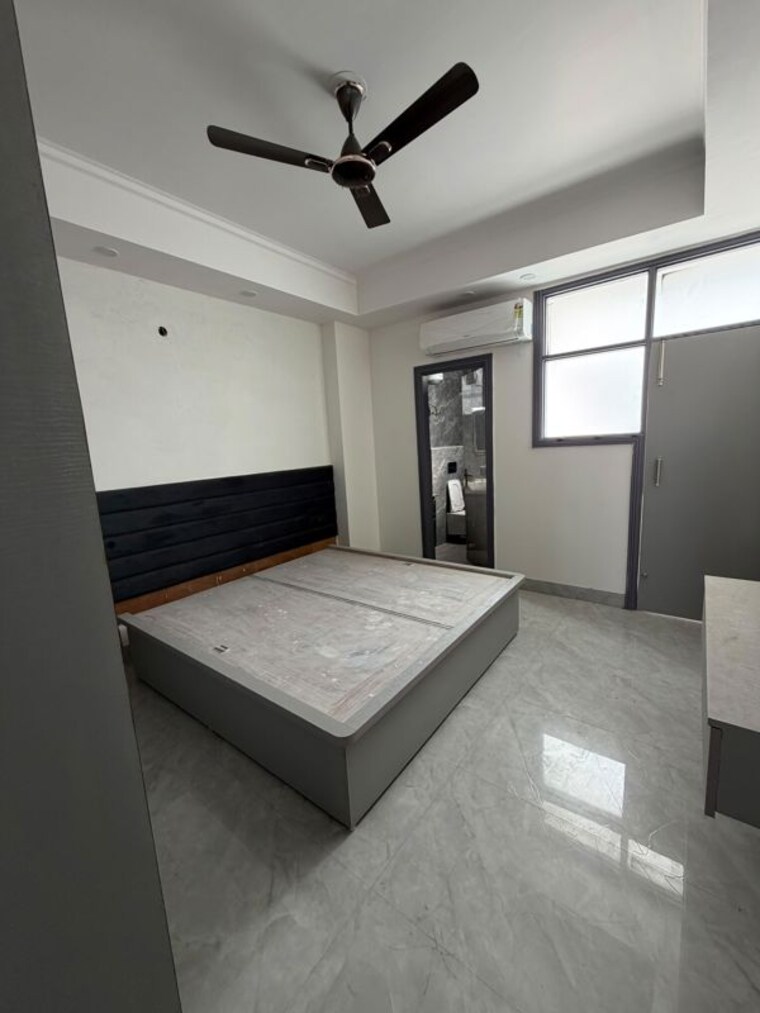 Room, sector 51 3 Bedroom 350 Sq.Yd. Builder Floor In Sector 51 Gurgaon 10722712