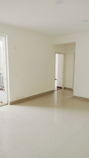 Room in 3.5 BHK Apartment at Sare Crescent Parc, Sector 92 – for Sale