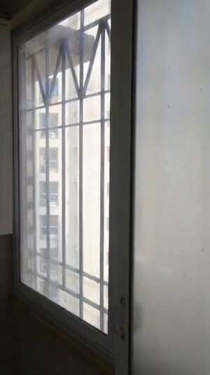 Building Lobby in 2 BHK Apartment at Dosti Oak, Balkum Pada – for Rent