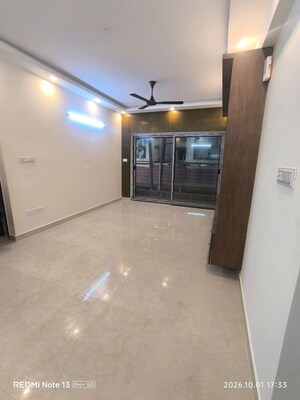 Room in 2 BHK Apartment at Golden Crescent, Richards Town – for Rent