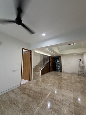 Room in 3 BHK Apartment at Bearys Cul De Sac, Richmond Town – for Rent