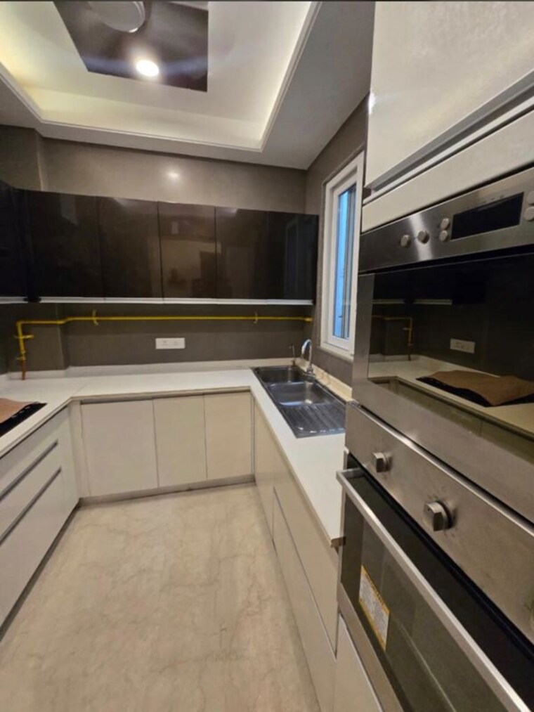 Kitchen, hemkunt colony 3 Bedroom 1600 Sq.Ft. Builder Floor In Hemkunt Colony Delhi 10722817