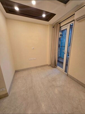 Room in 3 BHK Builder Floor at Hemkunt Colony – for Sale