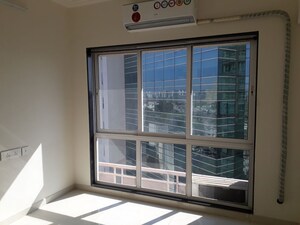 Room in 2 BHK Apartment at Kalpataru Primus Residence, Santacruz East – for Rent