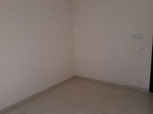 Room in 2 BHK Apartment at Kalpataru Primus Residence, Santacruz East – for Rent