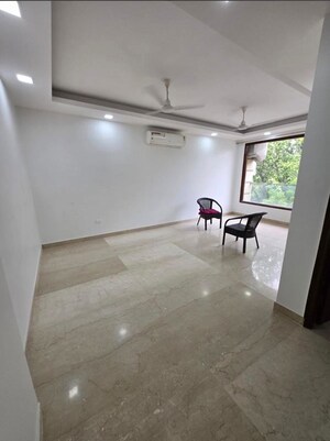 Room in 3 BHK Builder Floor at Lajpat Nagar – for Sale