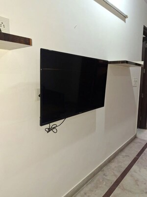 Room in 2 BHK Builder Floor at Paschim Vihar – for Rent